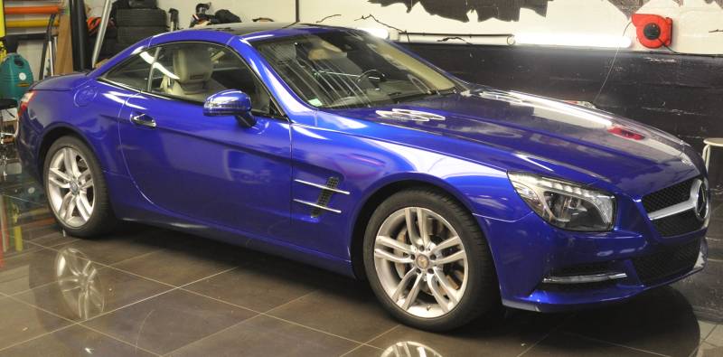 Covering Complet en Bleu sur une Mercedes 500 SL réalisé chez Comonéo à Mundolsheim