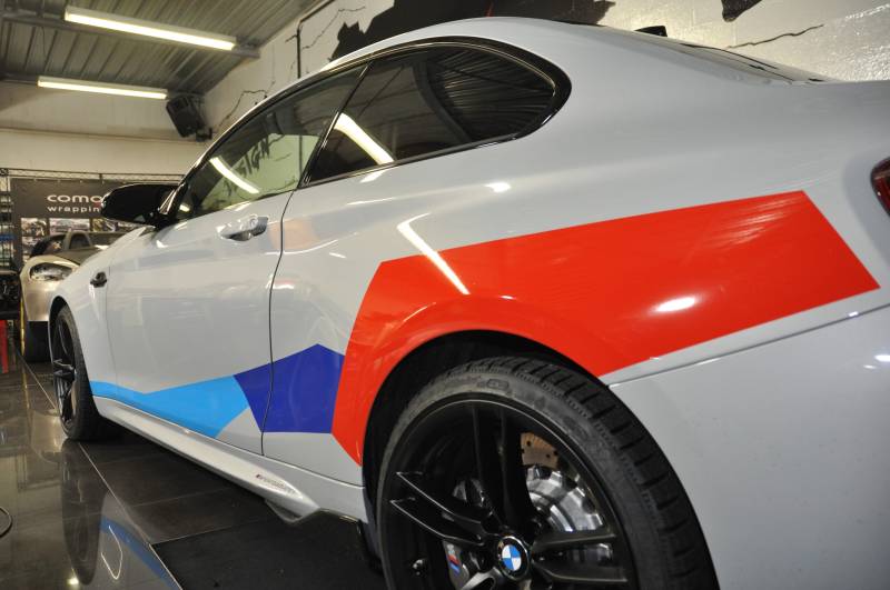 Réalisation d'un Kit Décoration sur une BMW M2 par Comonéo à Strasbourg Mundolsheim
