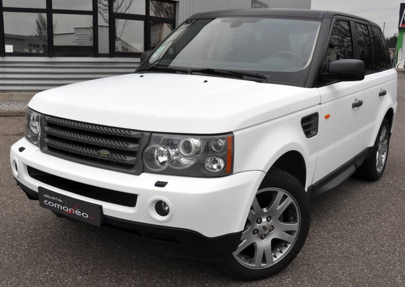 Covering Complet en Blanc Mat sur Land Rover Range Rover Sport réalisé chez Comonéo à Mundolsheim près de Strasbourg en Alsace