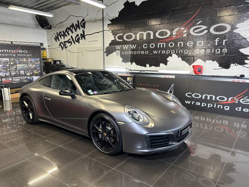 Covering complet en gris satin pour une Porsche 911 réalisé chez Comonéo à Mundolsheim près de Strasbourg