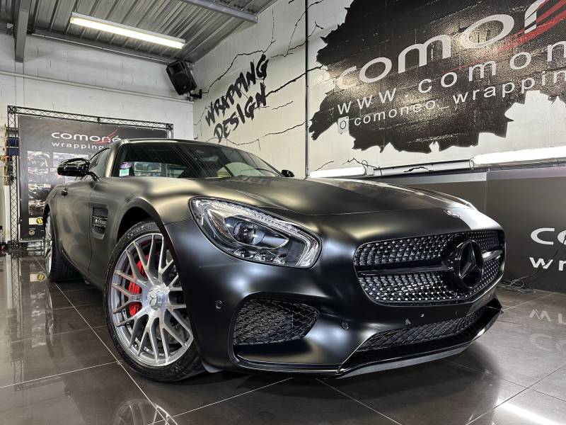Wrapping complet d'une Mercedes AMG GTS en noir satin avec traitement céramique sur film réalisé chez Comonéo à Mundolsheim près de Strasbourg