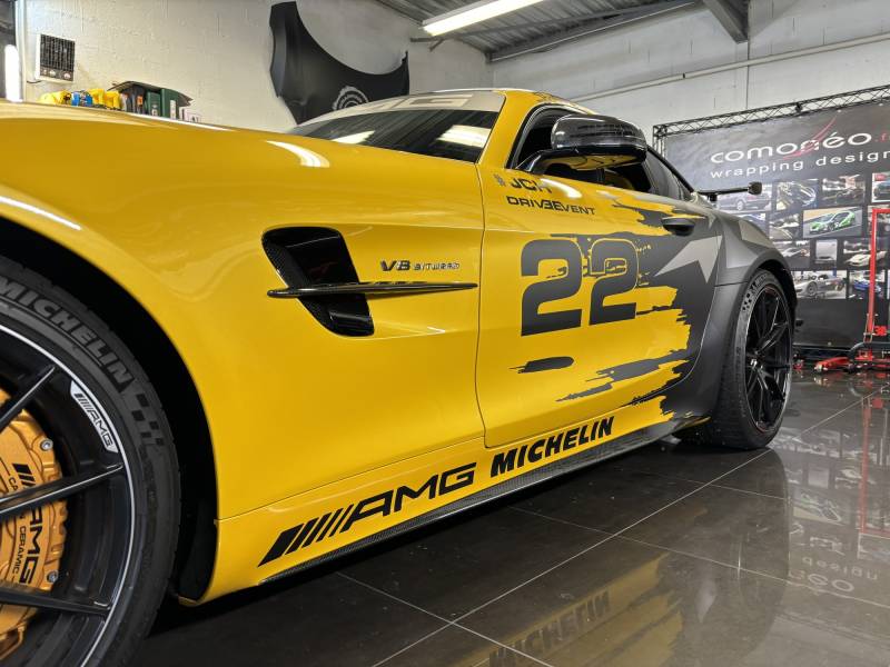 Covering éblouissant sur Mercedes AMG GTR chez Comonéo à Mundolsheim