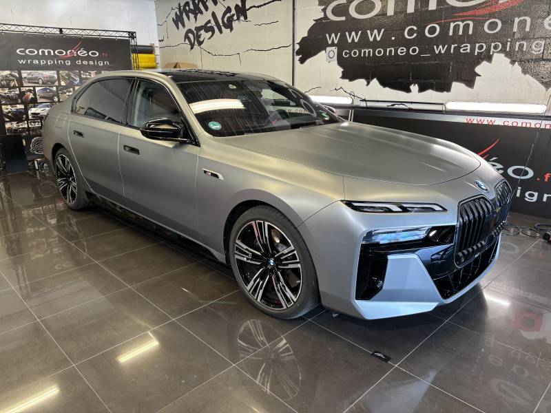 Protection de carrosserie PPF Complet en Mat sur une BMW M7 réalisé chez Comonéo à Mundolsheim près de Strasbourg en Alsace