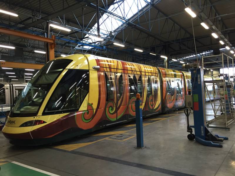 Covering complet marquage événementiel sur un Tramway de la CTS réalisé par Comonéo à Strasbourg en Alsace