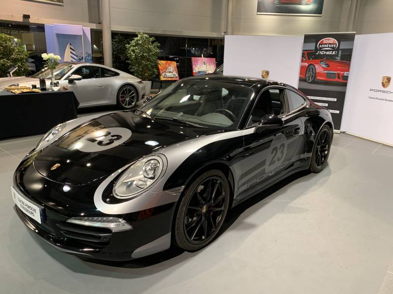 Personnalisation sur une Porsche 911 Carrera réalisé chez Porsche Centre Strasbourg par Comonéo à Strasbourg en Alsace