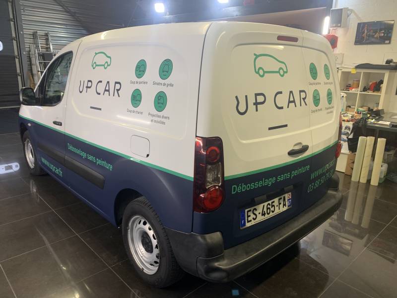 Marquage publicitaire sur utilitaires et autres véhicules réalisé chez Comonéo à Mundolsheim près de Strasbourg en Alsace