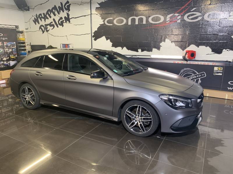 Covering complet en gris mat sur une Mercedes CLA réalisé chez Comonéo à Mundolsheim près de Strasbourg en Alsace