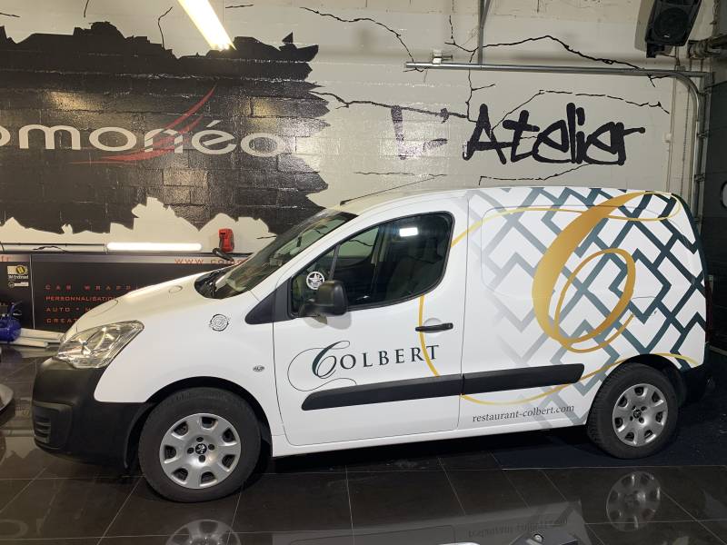 Semi-covering imprimé sur un Peugeot Partner réalisé chez Comonéo à Mundolsheim près des Strasbourg en Alsace