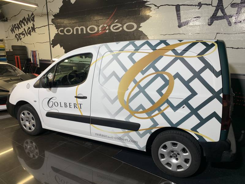 Semi-covering imprimé sur un Peugeot Partner réalisé chez Comonéo à Mundolsheim près des Strasbourg en Alsace
