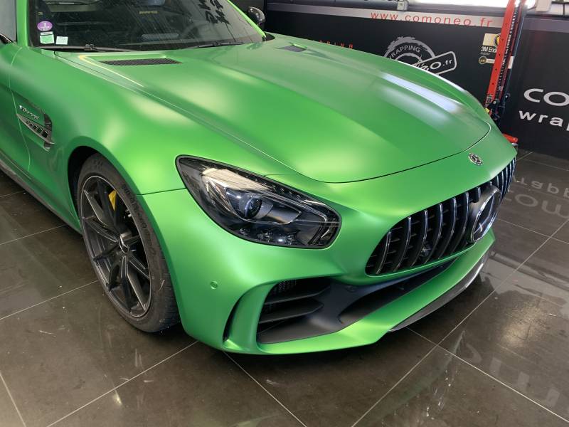 Protection de carrosserie PPF Mat Bloc avant sur une Mercedes AMG GTR réalisé chez Comonéo à Mundolsheim près de Strasbourg en Alsace