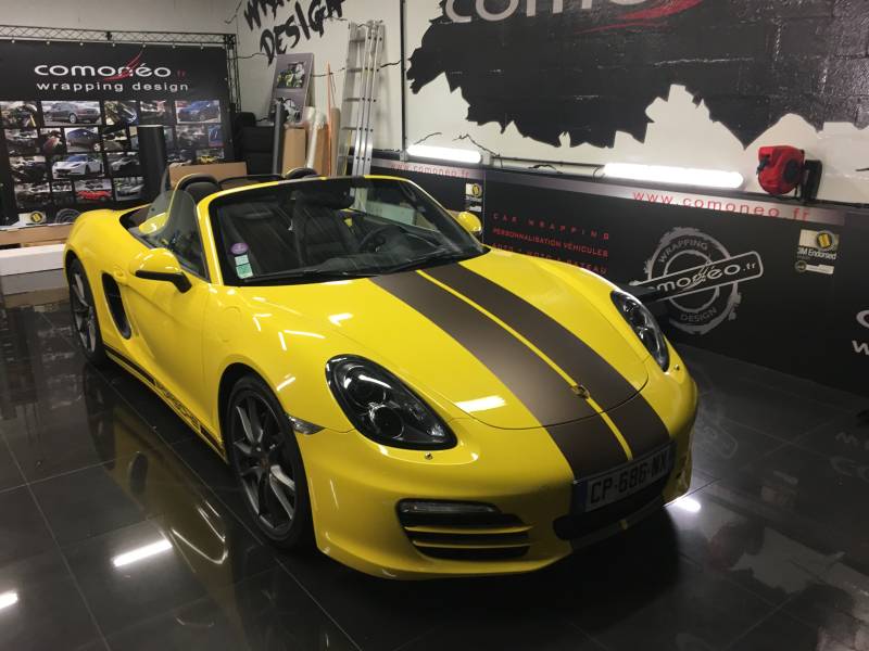 Wrapping personnalisé Kit déco sur une Porsche Boxster Jaune réalisé chez Comonéo à Mundolsheim près de Strasbourg en Alsace