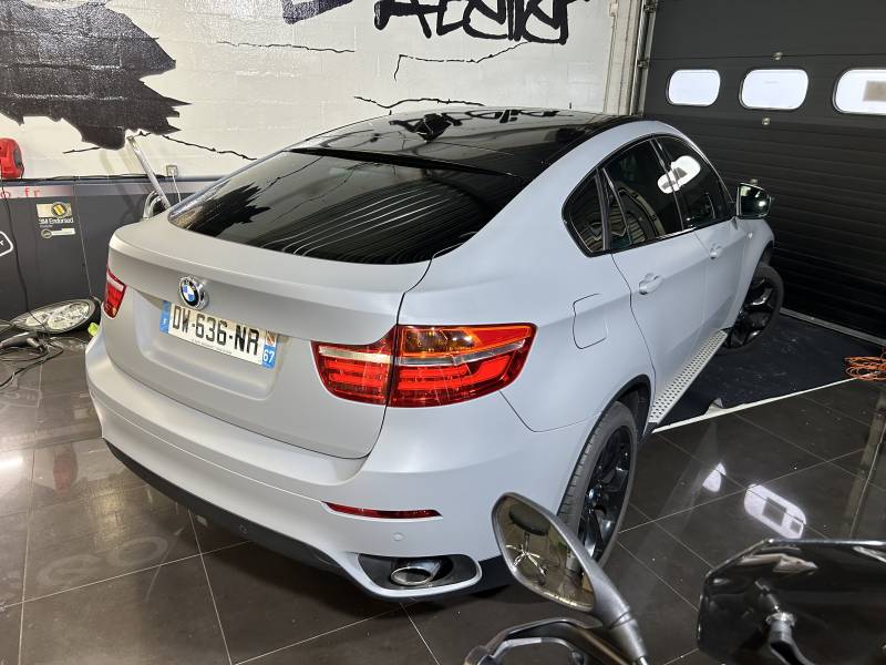 Covering Complet sur sur BMW X6 en Gris Mat Nardo réalisé chez Comonéo à Mundolsheim près e Strasbourg en Alsace